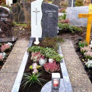 Памятник в европейском стиле - 1