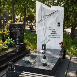 Памятник в европейском стиле - 8