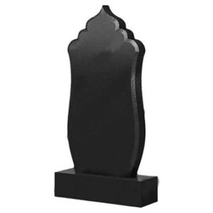 Фигурный вертикальный памятник 70