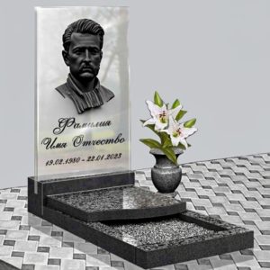 Памятник из стекла 13